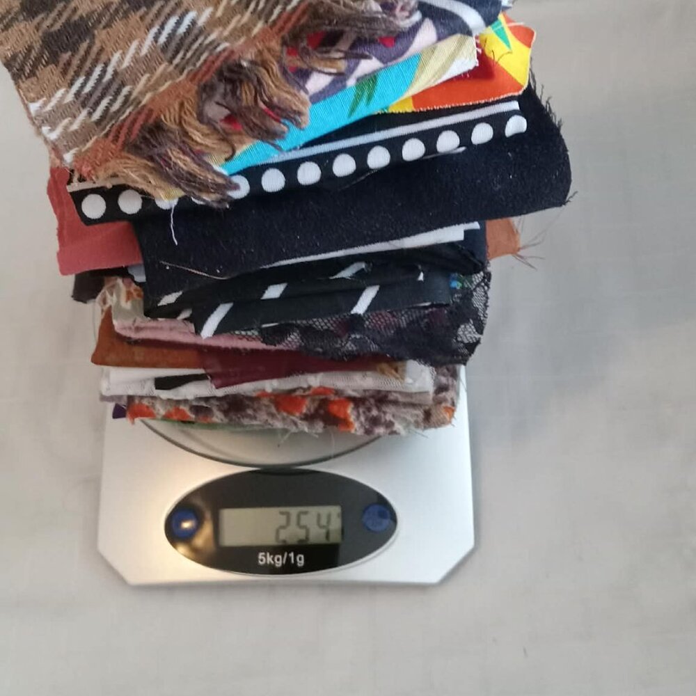 B) Want to renew your fabric stash for your creative projects? +1/2 lb fabrics